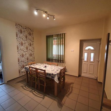 Ladik Vendeghaz Hotel Tiszafured Bagian luar foto