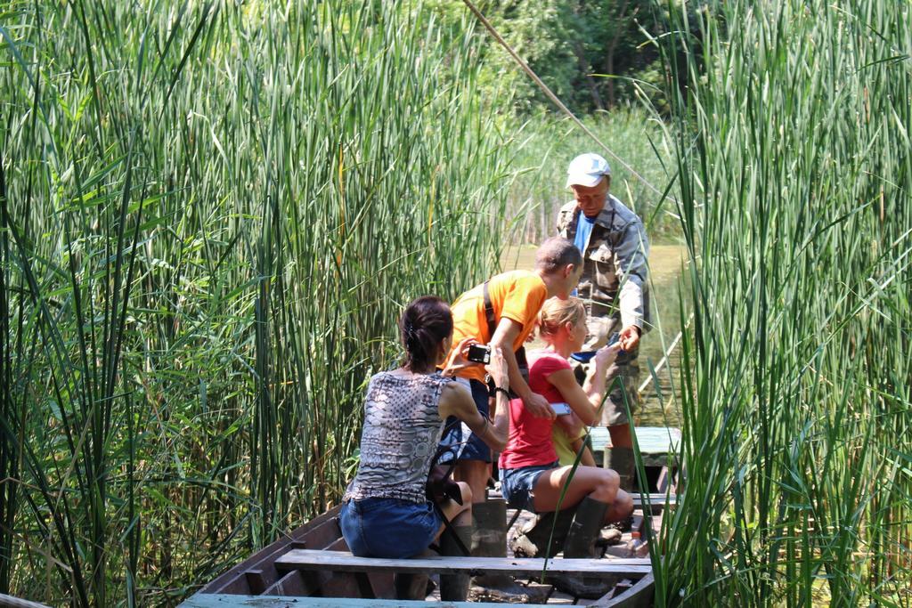 Ladik Vendeghaz Hotel Tiszafured Bagian luar foto