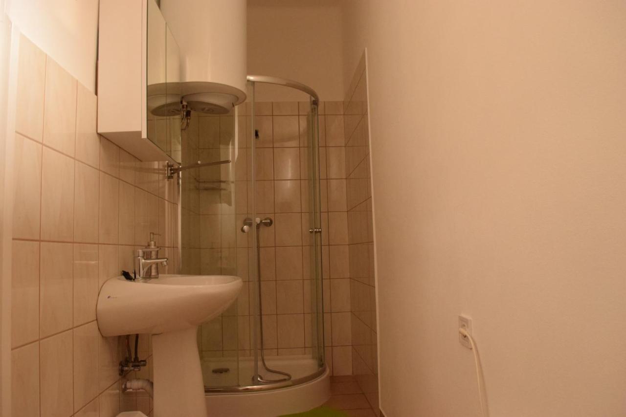 Ladik Vendeghaz Hotel Tiszafured Bagian luar foto